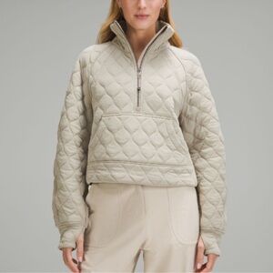 Lululemon Scuba Oversized Quilted
Half Zip.    Xs/s